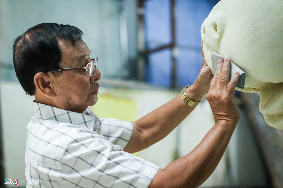 Xưởng chế tác linh vật đường hoa Nguyễn Huệ dịp Tết